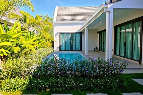 Chalet de 3 dormitorios en Pattaya, Tailandia № 203501 - foto 3