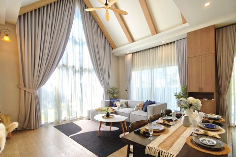 Chalet de 3 dormitorios en Pattaya, Tailandia № 203501 - foto 24