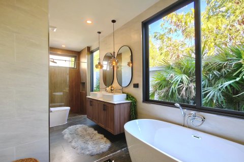 Chalet de 3 dormitorios en Pattaya, Tailandia № 203501 - foto 14