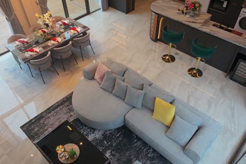 Chalet de 4 dormitorios en Pattaya, Tailandia № 203502 - foto 8
