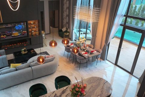 Chalet de 4 dormitorios en Pattaya, Tailandia № 203502 - foto 3