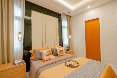 Chalet de 4 dormitorios en Pattaya, Tailandia № 203503 - foto 17