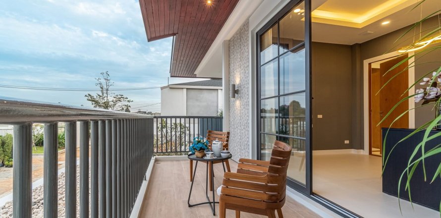 Chalet de 4 dormitorios en Pattaya, Tailandia № 203503