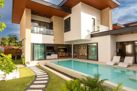 Chalet de 4 dormitorios en Pattaya, Tailandia № 203504 - foto 4
