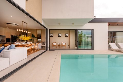 Chalet de 4 dormitorios en Pattaya, Tailandia № 203504 - foto 7