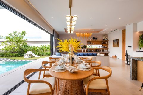 Chalet de 4 dormitorios en Pattaya, Tailandia № 203504 - foto 8