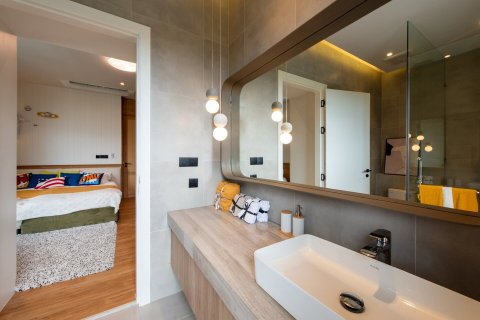 Chalet de 4 dormitorios en Pattaya, Tailandia № 203504 - foto 18