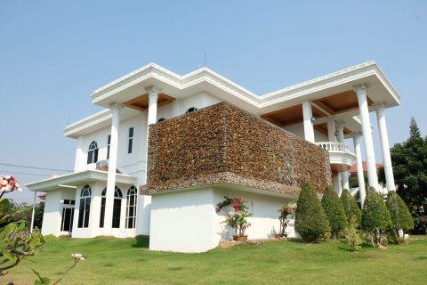 Chalet de 6 dormitorios en Pattaya, Tailandia № 133945 - foto 19