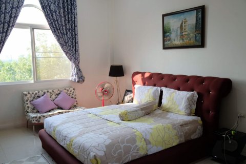Chalet de 6 dormitorios en Pattaya, Tailandia № 133945 - foto 11