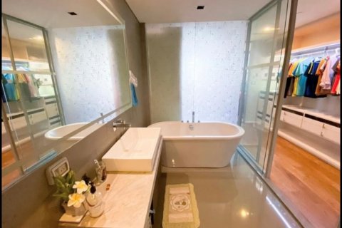 Condominio de 2 dormitorios en Bang Rak, Bangkok, Tailandia № 133942 - foto 7