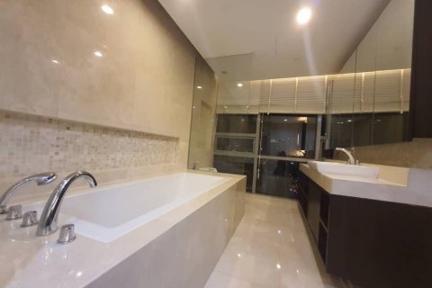 Condominio de 2 dormitorios en Pathum Wan, Bangkok, Tailandia № 133947 - foto 7