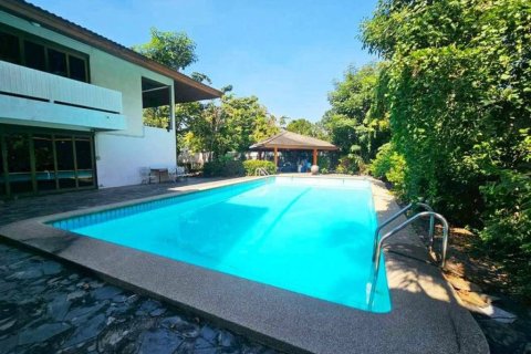 Casa de 5 dormitorios en Bang Kapi, Bangkok, Tailandia № 163748 - foto 7