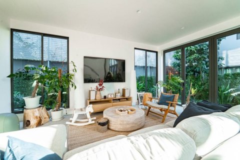 Casa de 4 dormitorios en Bang Kapi, Bangkok, Tailandia № 163750 - foto 4