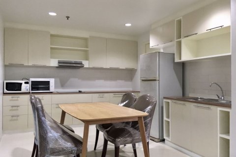 Condominio de 2 dormitorios en Watthana, Bangkok, Tailandia № 63625 - foto 10