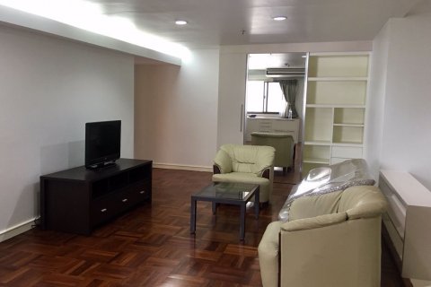 Condominio de 2 dormitorios en Watthana, Bangkok, Tailandia № 63625 - foto 2