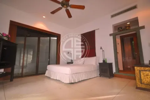 Chalet de 4 dormitorios en Kata, Tailandia № 190721 - foto 8