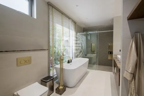 Chalet de 3 dormitorios en Bang Tao, Tailandia № 190719 - foto 9