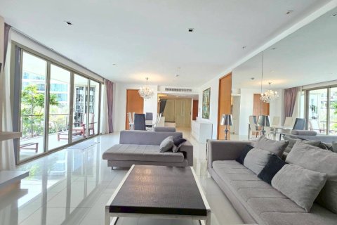 Condominio de 3 dormitorios en Pattaya, Tailandia № 8680 - foto 10