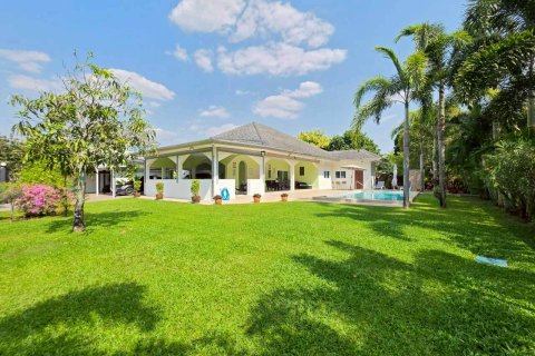 Casa de 3 dormitorios en Bang Lamung, Tailandia № 161531 - foto 3