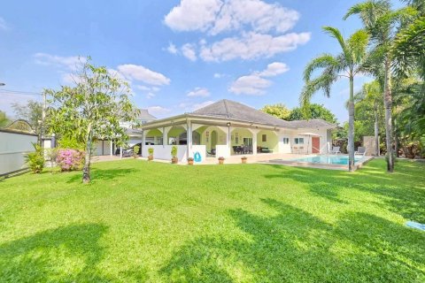 Casa de 3 dormitorios en Bang Lamung, Tailandia № 161531 - foto 6