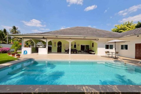 Casa de 3 dormitorios en Bang Lamung, Tailandia № 161531 - foto 9