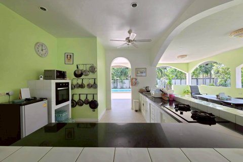 Casa de 3 dormitorios en Bang Lamung, Tailandia № 161531 - foto 22