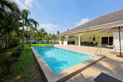 Casa de 3 dormitorios en Bang Lamung, Tailandia № 161531 - foto 8