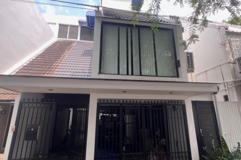 ทาวน์เฮาส์ในวัฒนา, กรุงเทพฯ, ประเทศไทย 4 ห้องนอน № 151210