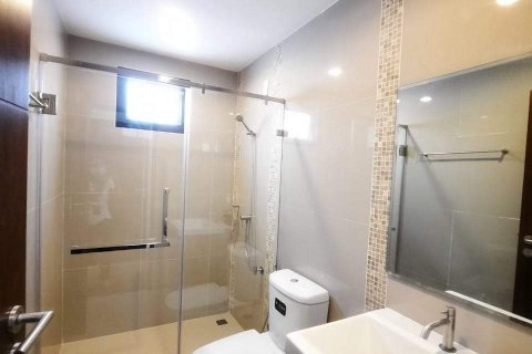 Chalet de 5 dormitorios en Bang Phli Yai, Tailandia № 133986 - foto 15
