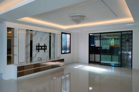 Chalet de 5 dormitorios en Bang Phli Yai, Tailandia № 133986 - foto 2