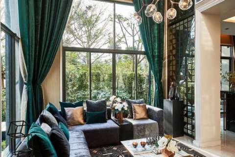 Condominio de 4 dormitorios en Phra Khanong, Bangkok, Tailandia № 133983 - foto 2