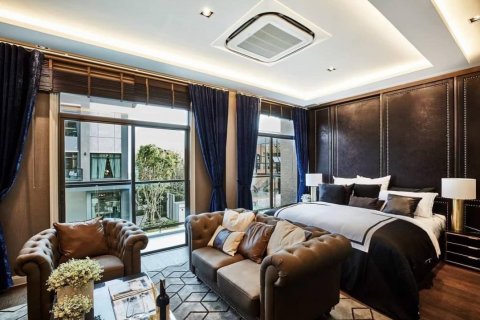Condominio de 4 dormitorios en Phra Khanong, Bangkok, Tailandia № 133983 - foto 8