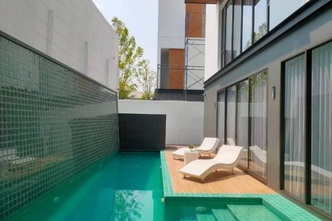 Eigentumswohnung in Khan Na Yao, Bangkok, Thailand, 4 Schlafzimmer № 133985 - Foto 4