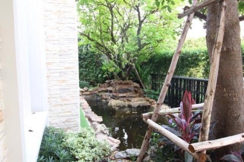 Chalet de 3 dormitorios en Bueng Kum, Bangkok, Tailandia № 133988 - foto 17