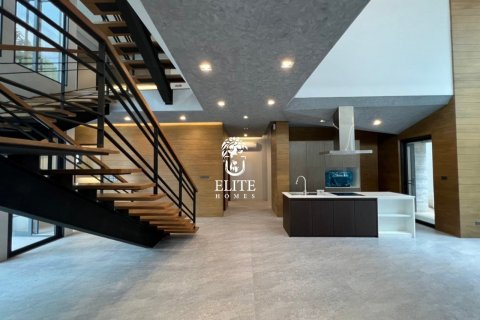 Condominio de 5 dormitorios en Bang Sue, Bangkok, Tailandia № 133984 - foto 21