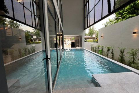 Condominio de 5 dormitorios en Bang Sue, Bangkok, Tailandia № 133984 - foto 18