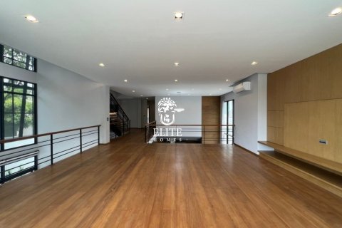 Condominio de 5 dormitorios en Bang Sue, Bangkok, Tailandia № 133984 - foto 9