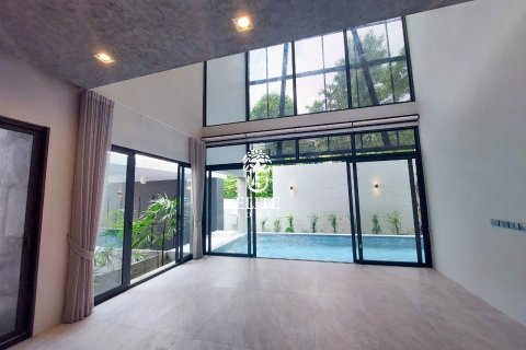 Condominio de 5 dormitorios en Bang Sue, Bangkok, Tailandia № 133984 - foto 22