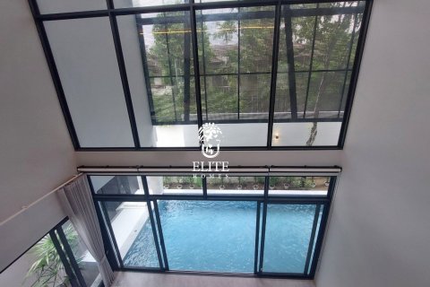 Condominio de 5 dormitorios en Bang Sue, Bangkok, Tailandia № 133984 - foto 16