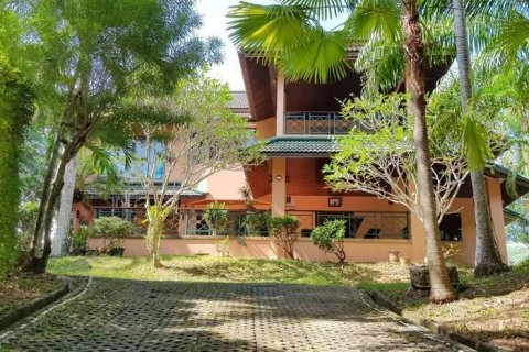 Haus in Phuket, Thailand 4 Schlafzimmer № 137081