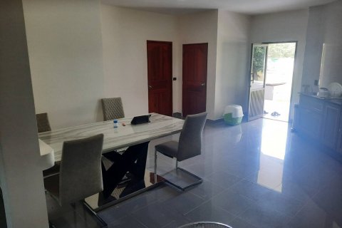 Casa de 7 dormitorios en Buriram, Tailandia № 137078 - foto 3
