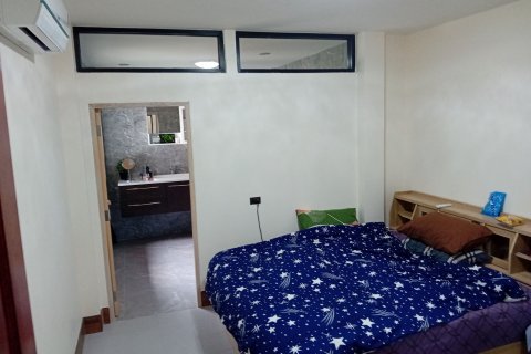 Casa de 7 dormitorios en Buriram, Tailandia № 137078 - foto 4