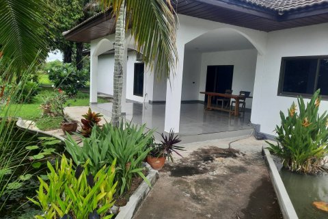 Casa de 7 dormitorios en Buriram, Tailandia № 137078 - foto 9