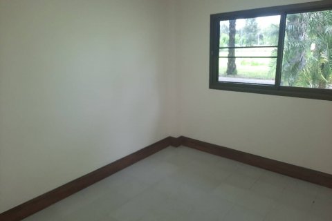 Casa de 7 dormitorios en Buriram, Tailandia № 137078 - foto 16