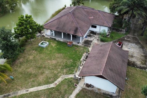 Haus in Buriram, Thailand 7 Schlafzimmer № 137078