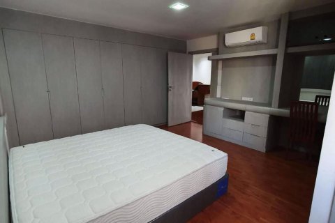 Condominio de 3 dormitorios en Khlong Toei, Bangkok, Tailandia № 47719 - foto 8
