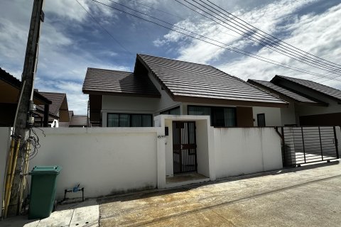 Casa de 2 dormitorios en Pattaya, Tailandia № 155551 - foto 2
