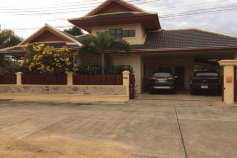 Casa de 3 dormitorios en Pattaya, Tailandia № 202722