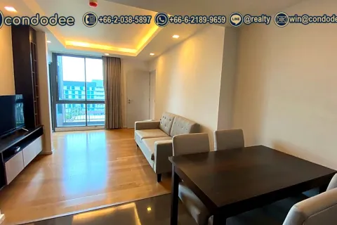 Condo in Khlong Toei, Bangkok, Thailand, 2 bedrooms  № 200954