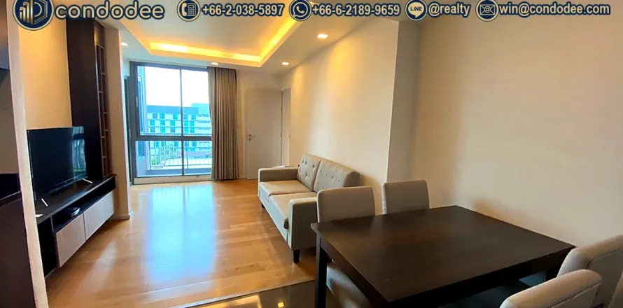 Condo in Khlong Toei, Bangkok, Thailand, 2 bedrooms  № 200954